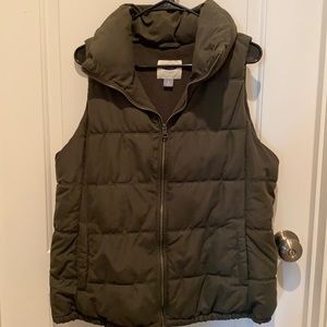 Old Navy puffer vest - olive